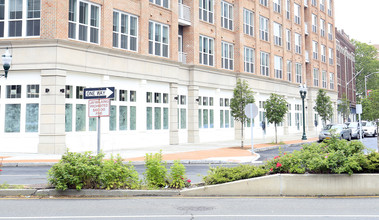 UConn Student Housing At Rippowam Place in Stamford, CT - Foto de edificio - Building Photo