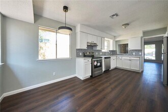 902 Fieldwood Dr in Austin, TX - Building Photo - Building Photo