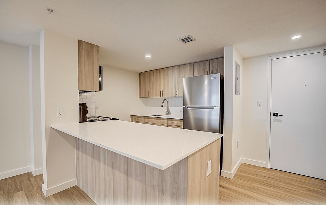 Biscayne Gardens Apartments in North Miami, FL - Building Photo