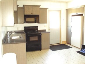 12 Roberts St, Unit #2 in Presque Isle, ME - Building Photo - Building Photo