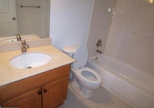 1386 Bryant St NE, Unit 101 in Washington, DC - Building Photo - Building Photo