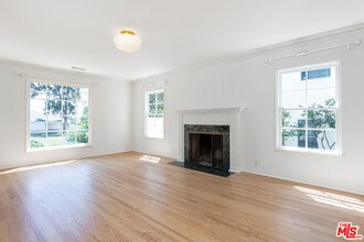 2091 N Roosevelt Ave in Altadena, CA - Building Photo - Building Photo