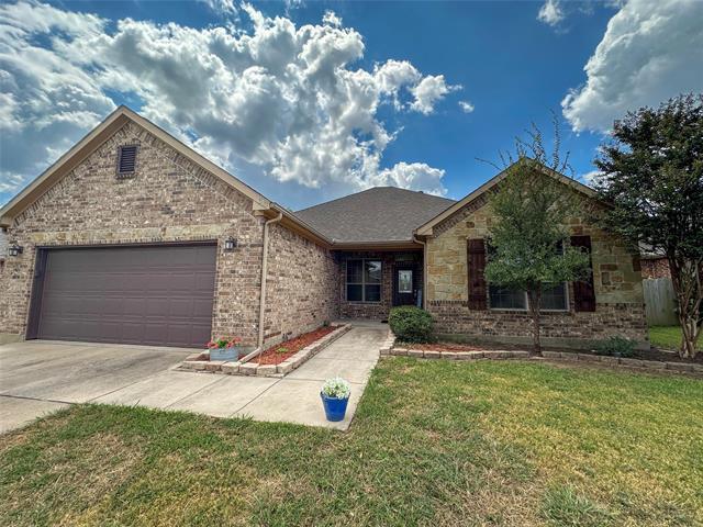 313 Valley Dr in Aubrey, TX - Building Photo - Building Photo