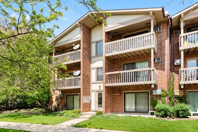 property at 2392 Abbeywood Dr