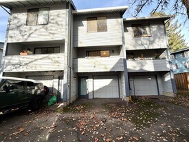 4449-4449 SW Garden Home Rd in Portland, OR - Building Photo