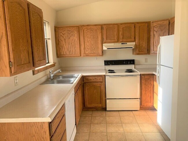200 Spring Creek Pkwy in Spring Creek, NV - Building Photo - Building Photo