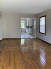 2237 Parkwood Ave in Columbus, OH - Foto de edificio - Building Photo