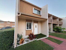 2831 Pierce St in Hollywood, FL - Building Photo