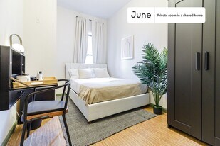 Room in Shared 3 bed/1 bath home in New York, NY - Building Photo