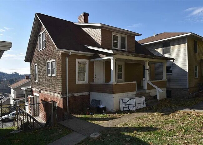 326 Beverly Ave in Morgantown, WV - Building Photo - Building Photo