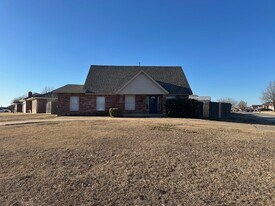 601 NW 19th St in Moore, OK - Building Photo