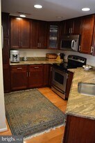 11162 Harbor Ct in Reston, VA - Building Photo