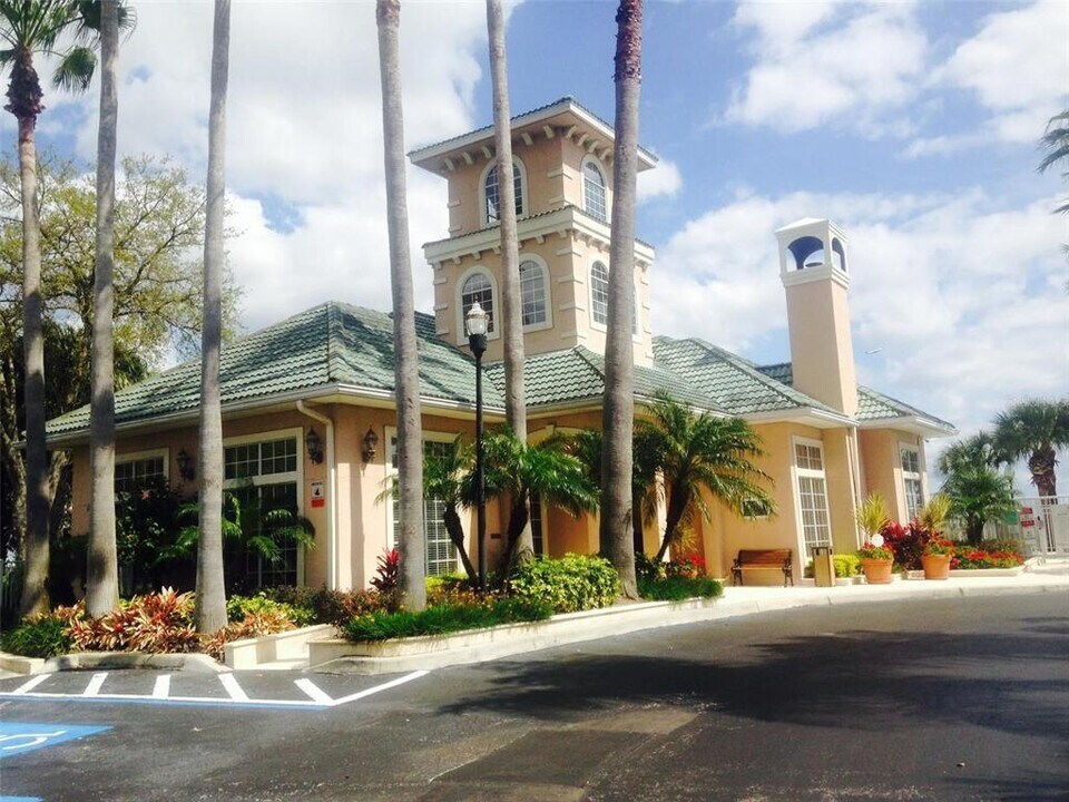 3208 Bay Club Cir in Tampa, FL - Building Photo