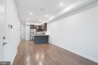 2249 N Franklin St in Philadelphia, PA - Building Photo - Building Photo