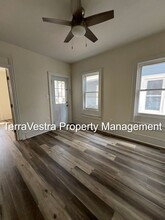 326-328 S 4th St in Millville, NJ - Foto de edificio - Building Photo