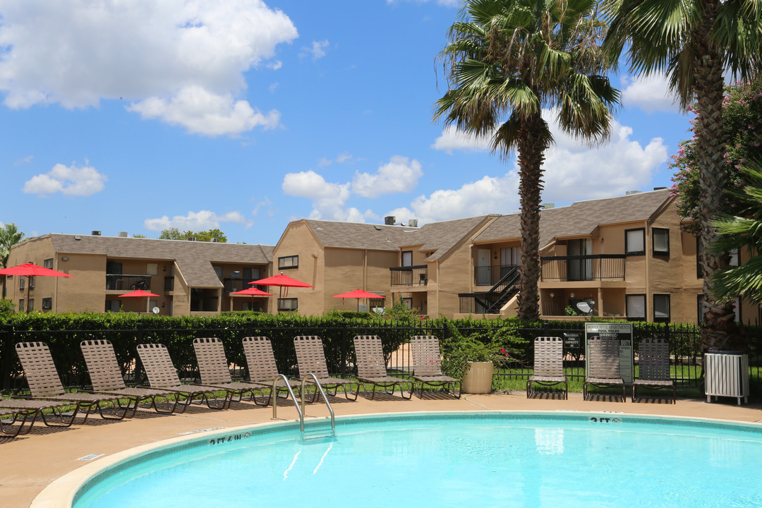 Woodchase Apartments in Houston, TX - Foto de edificio