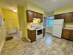 246 Elm St in Bangor, ME - Building Photo - Building Photo