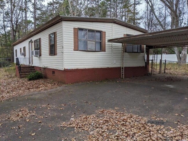 12100 Lullingstone Rd in Pineville, NC - Building Photo - Building Photo