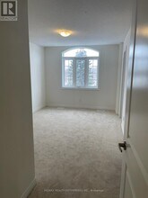 16 Vickers Rd in Hamilton, ON - Building Photo - Building Photo