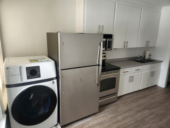 698 Massabesic St, Unit 2L