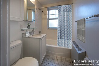 22 Chauncy St, Unit 1 in Cambridge, MA - Building Photo - Building Photo