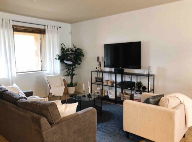 property at 2401 E Rio Salado Pkwy