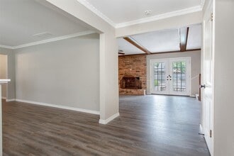 9922 Fieldcrest Dr in Dallas, TX - Foto de edificio - Building Photo