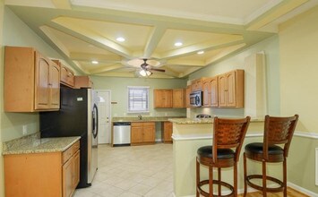 2326 E Fayette St in Baltimore, MD - Building Photo - Building Photo