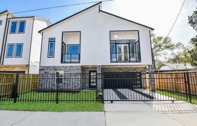 811 Paul Quinn St in Houston, TX - Building Photo - Building Photo