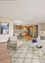 1707 Hallmark Ave N in Oakdale, MN - Building Photo