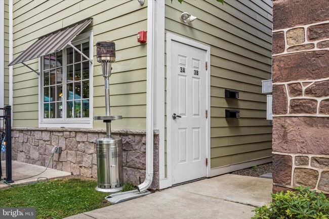 3 N Sycamore St in Newtown, PA - Building Photo - Building Photo
