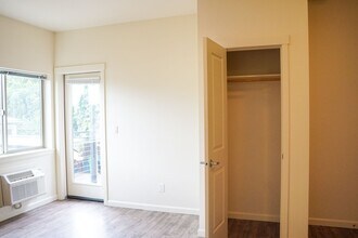 1650 SE Harold St in Portland, OR - Building Photo - Building Photo