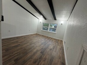 2645 W Chestnut St in Springfield, MO - Building Photo - Building Photo