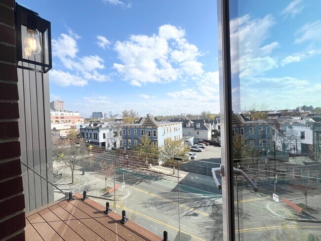 379 Somerville Ave in Somerville, MA - Building Photo - Building Photo