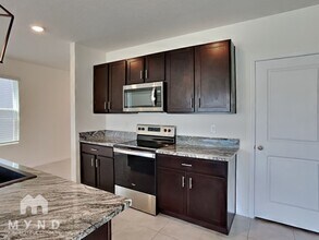 33996 Jasper Stone Dr in Wesley Chapel, FL - Building Photo - Building Photo