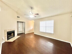 216 Freedom Ln in Arlington, TX - Building Photo - Building Photo