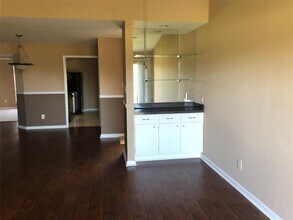 18800 Egret Bay Blvd-Unit -1602 in Houston, TX - Foto de edificio - Building Photo