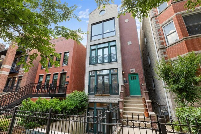 property at 2338 N Greenview Ave