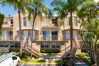 Coral Point Townhomes in Miami, FL - Building Photo - Building Photo