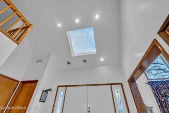 8 Ross Ct in Ocean Township, NJ - Building Photo - Building Photo