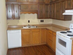 909 Highland Dr in Junction City, KS - Building Photo - Building Photo
