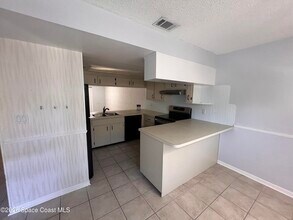 1051 Clearmont St NE in Palm Bay, FL - Building Photo - Building Photo