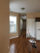 2337 W Taylor St, Unit 2 in Chicago, IL - Building Photo - Building Photo
