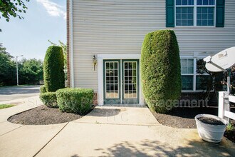 102 Brandywine Dr in Monroe, NJ - Building Photo - Building Photo