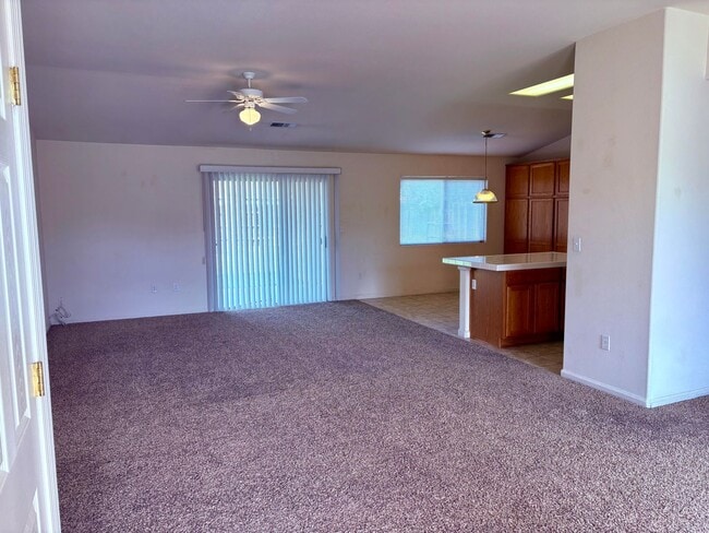 12810 Marradi Ave in Bakersfield, CA - Building Photo - Building Photo