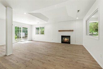 1604 Oakwood Ave in Bentonville, AR - Building Photo - Building Photo