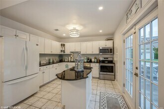 2420 Plum Island Ln in Orient, NY - Foto de edificio - Building Photo