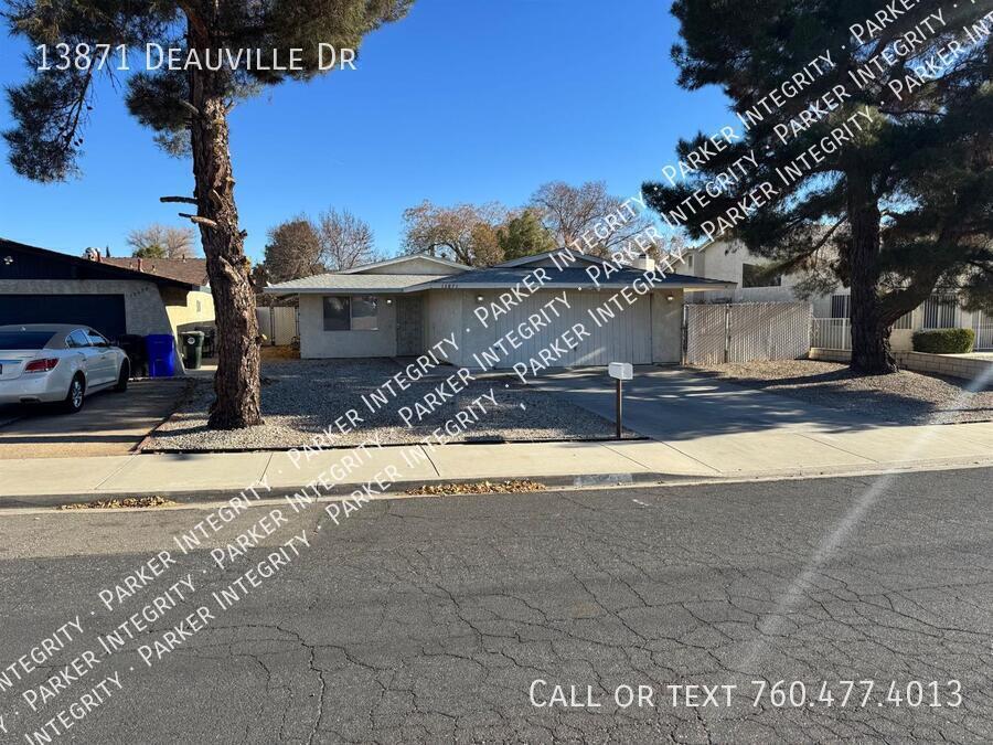 13871 Deauville Dr in Victorville, CA - Building Photo