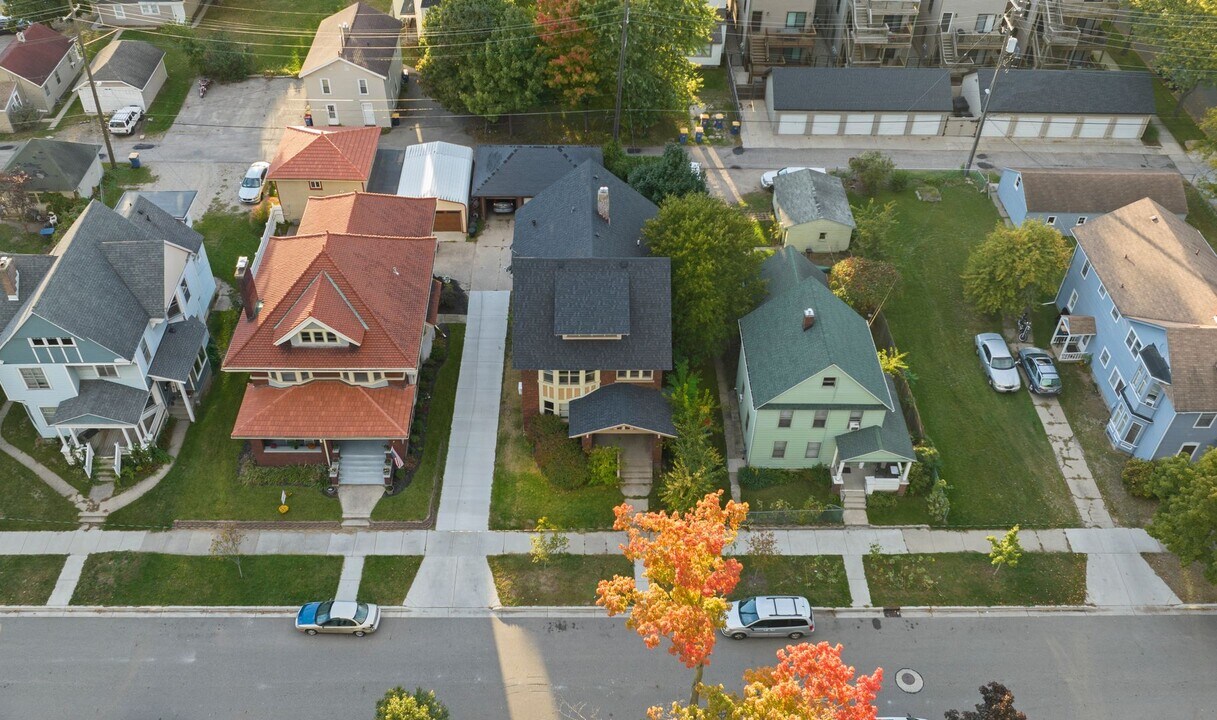 533 Livingston Ave NE in Grand Rapids, MI - Building Photo