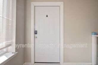 2325 NW 12th St in Oklahoma City, OK - Foto de edificio - Building Photo